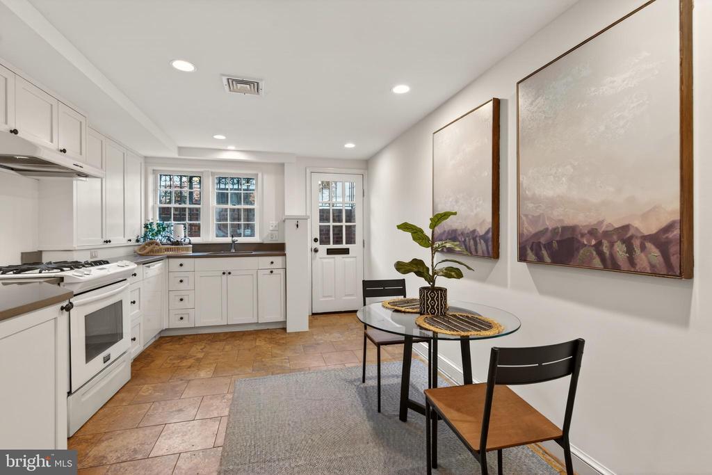 1610 33RD STREET NW