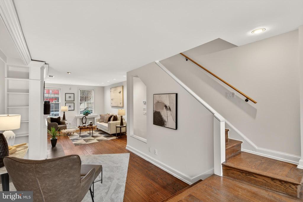 1610 33RD STREET NW