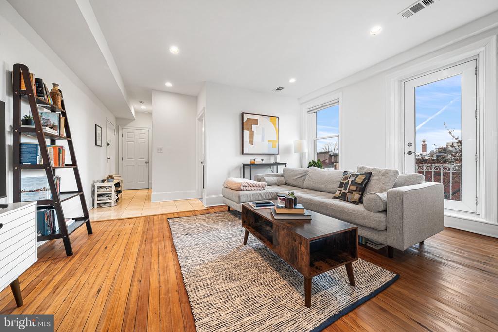 1423 R STREET NW 402