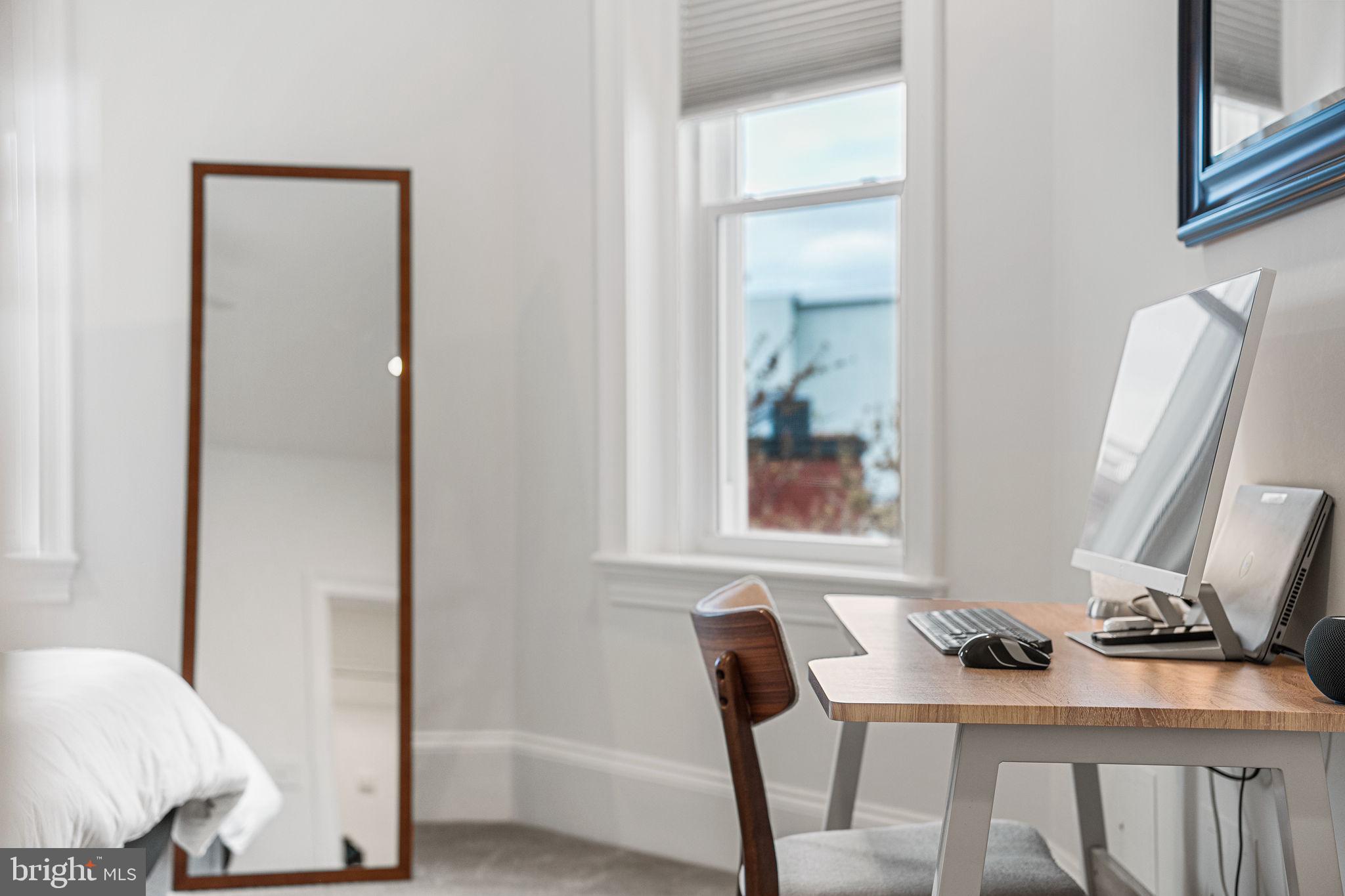 1423 R STREET NW 402