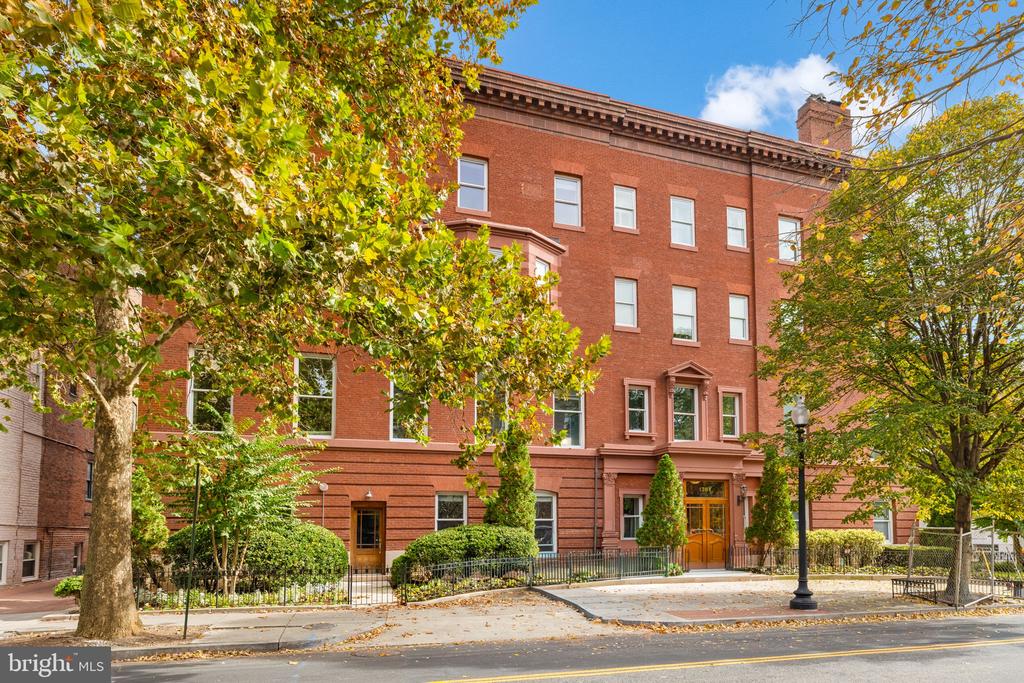 1701 18TH STREET NW Unit: 401