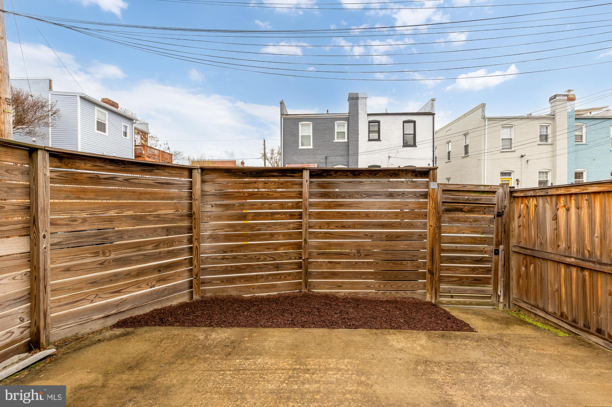 729 ROXBORO PLACE NW