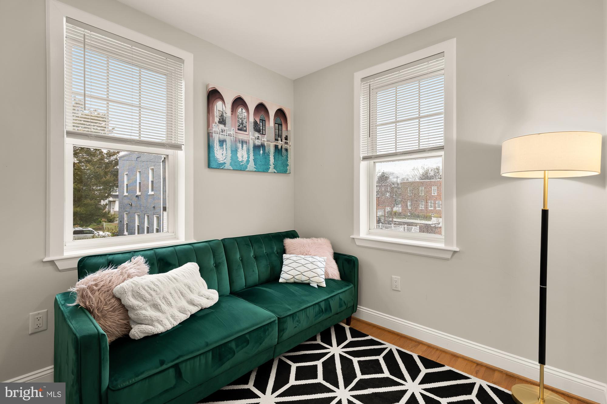 729 ROXBORO PLACE NW