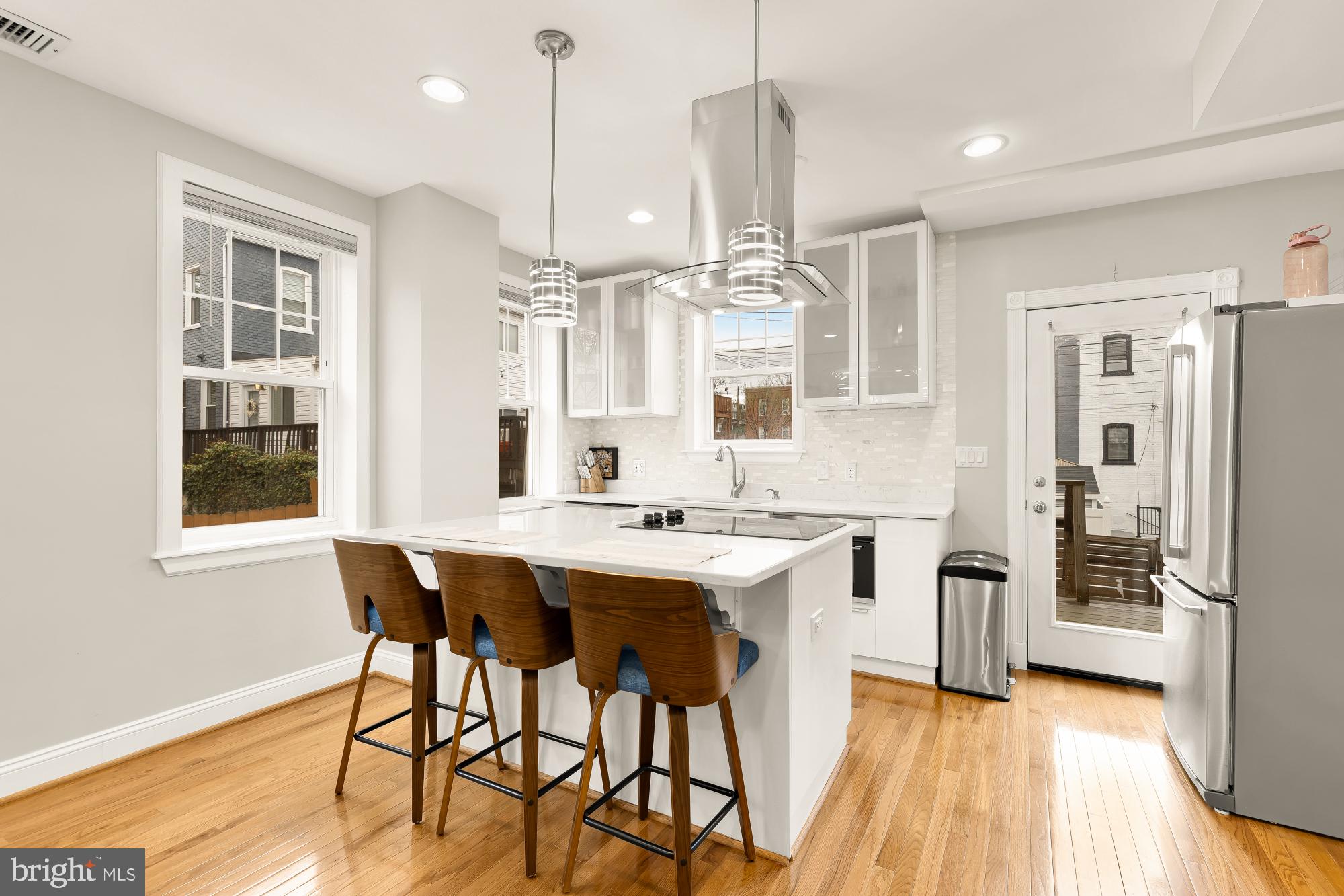 729 ROXBORO PLACE NW