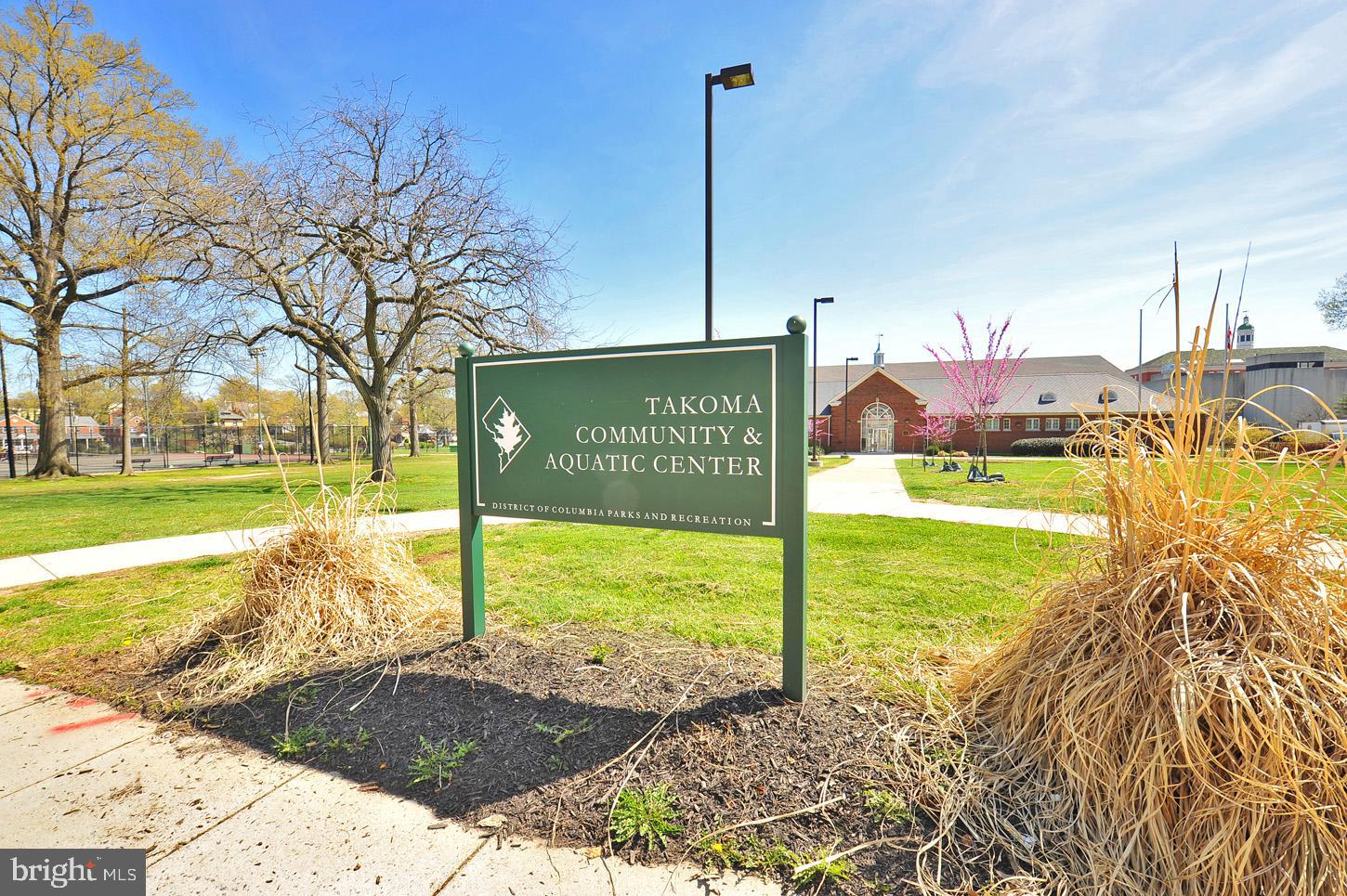 729 ROXBORO PLACE NW