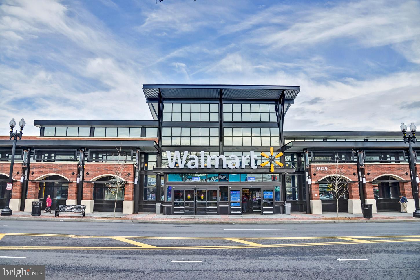 729 ROXBORO PLACE NW