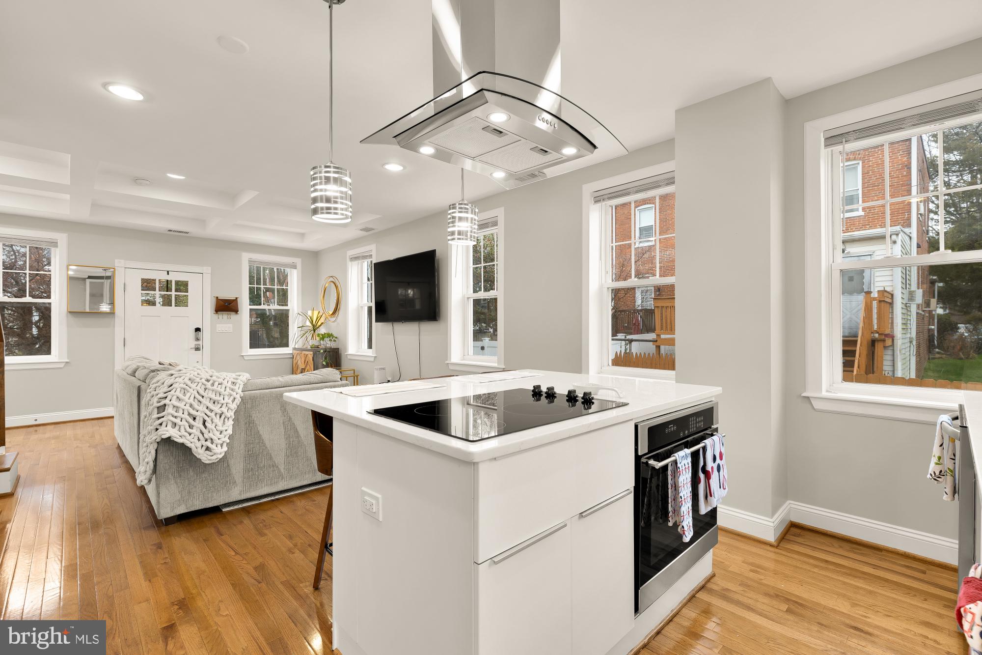 729 ROXBORO PLACE NW