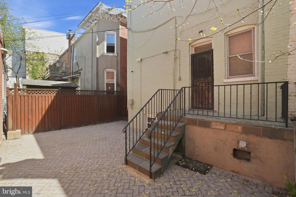627 UPSHUR STREET NW