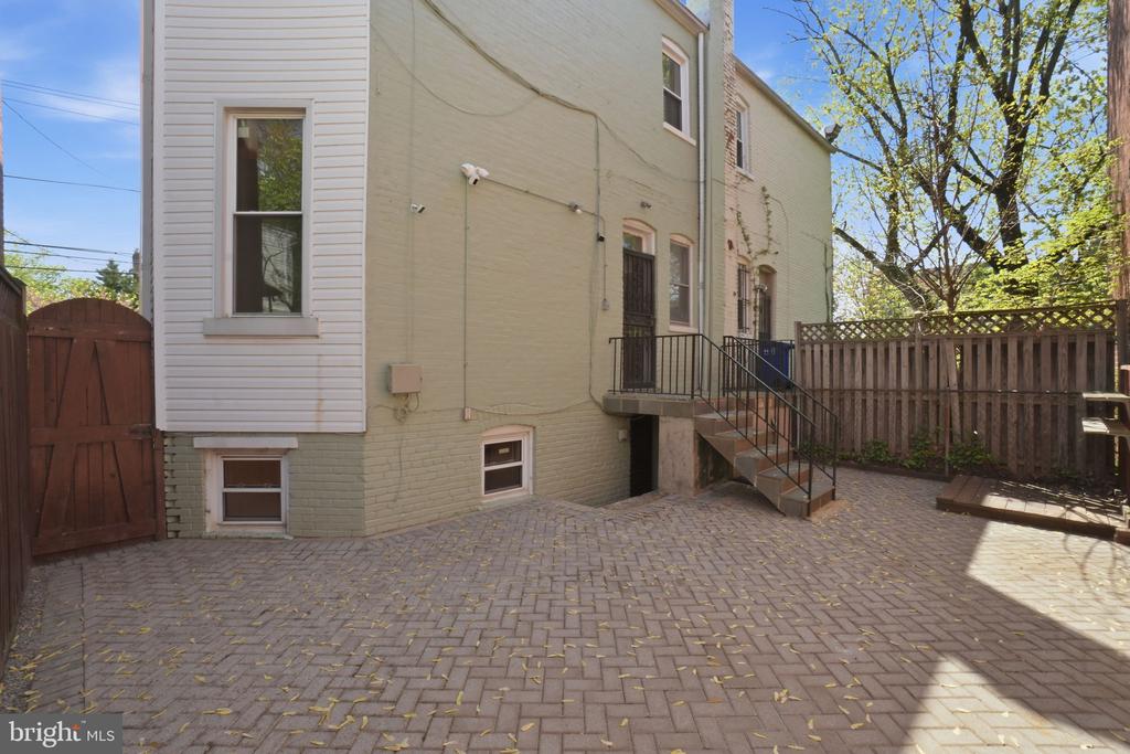 627 UPSHUR STREET NW