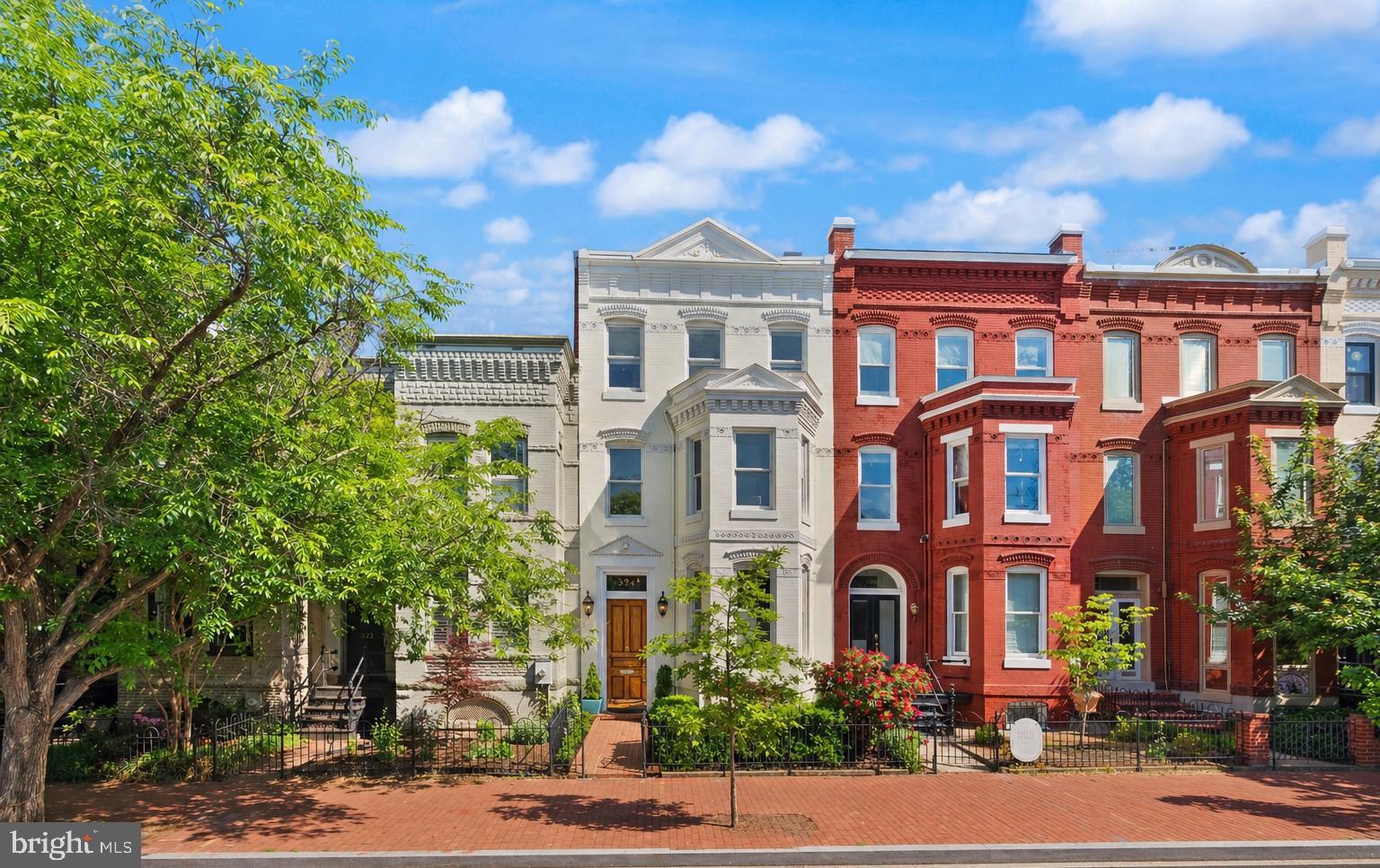 324 E STREET NE
