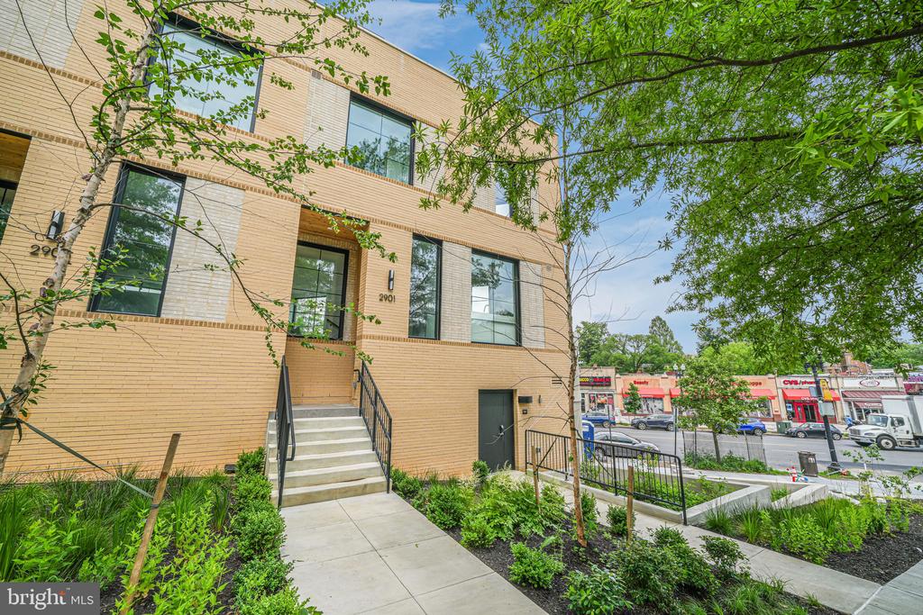 2901 NEWARK ST NW