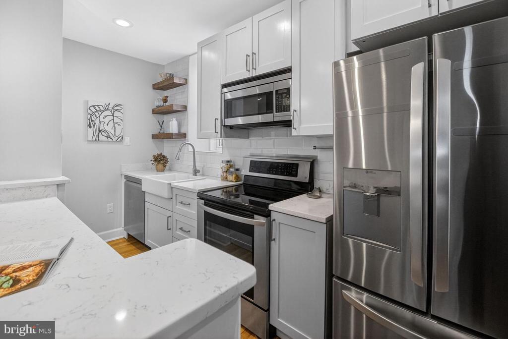 2510 CLIFFBOURNE PLACE NW Unit: 300