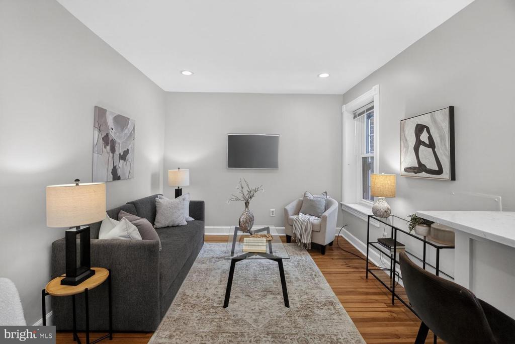 2510 CLIFFBOURNE PLACE NW Unit: 300