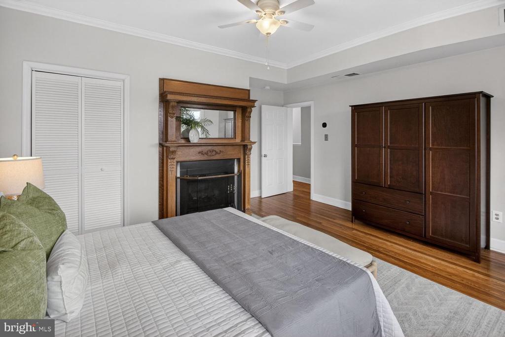 2510 CLIFFBOURNE PLACE NW Unit: 300