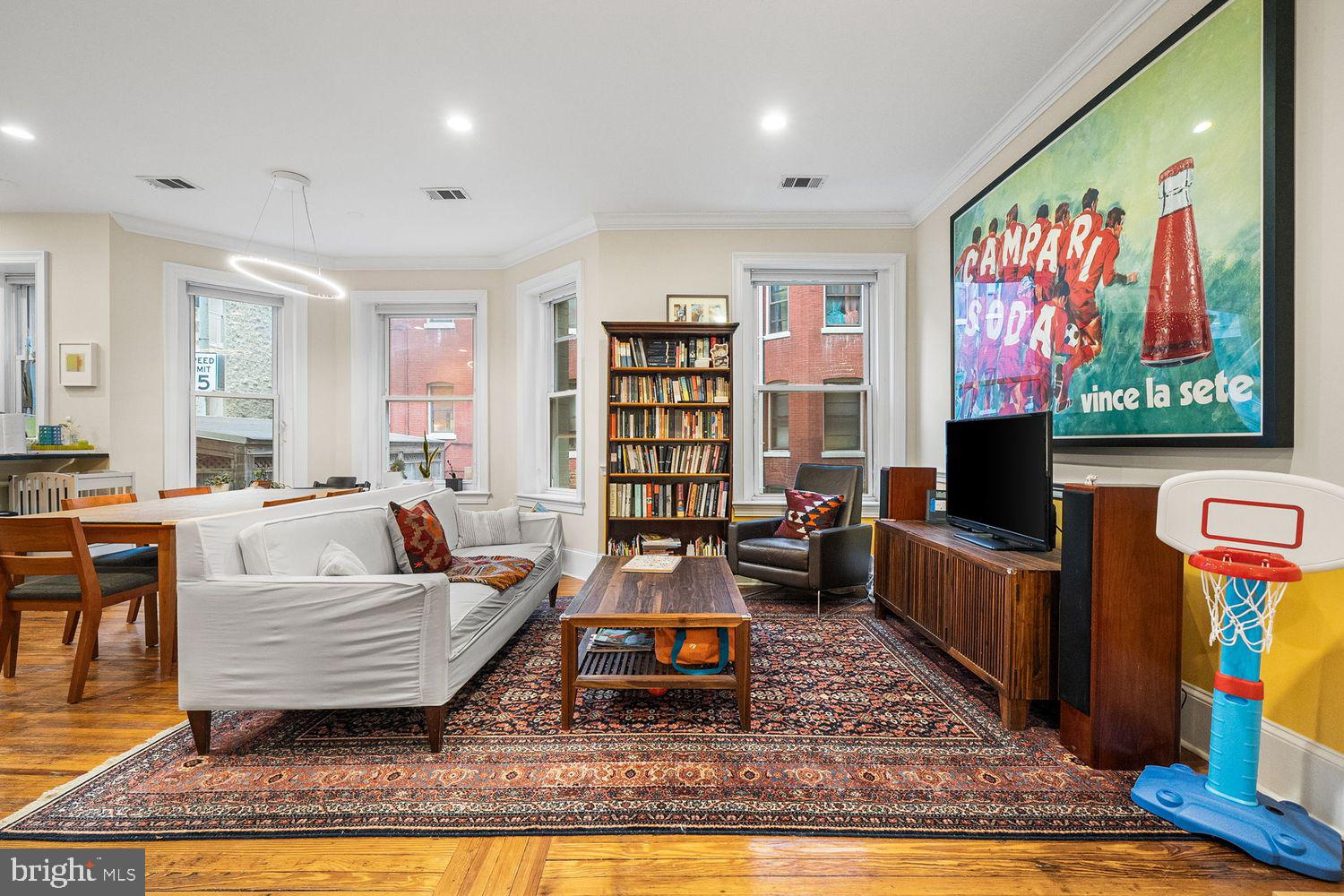 1423 R STREET NW 105