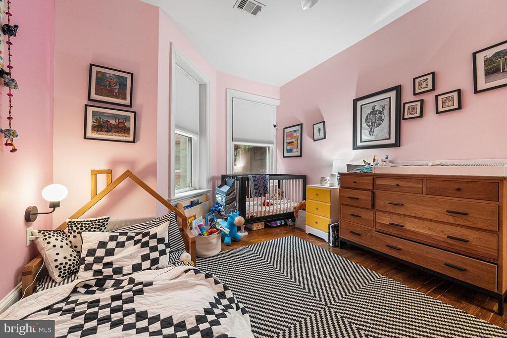 1423 R STREET NW 105