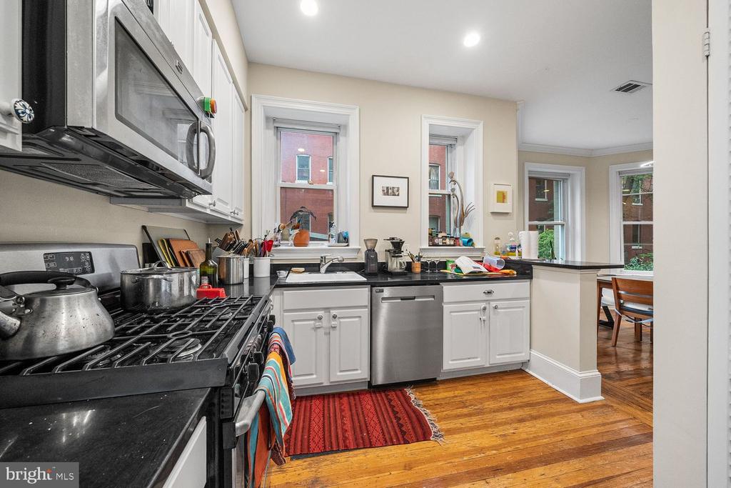 1423 R STREET NW 105