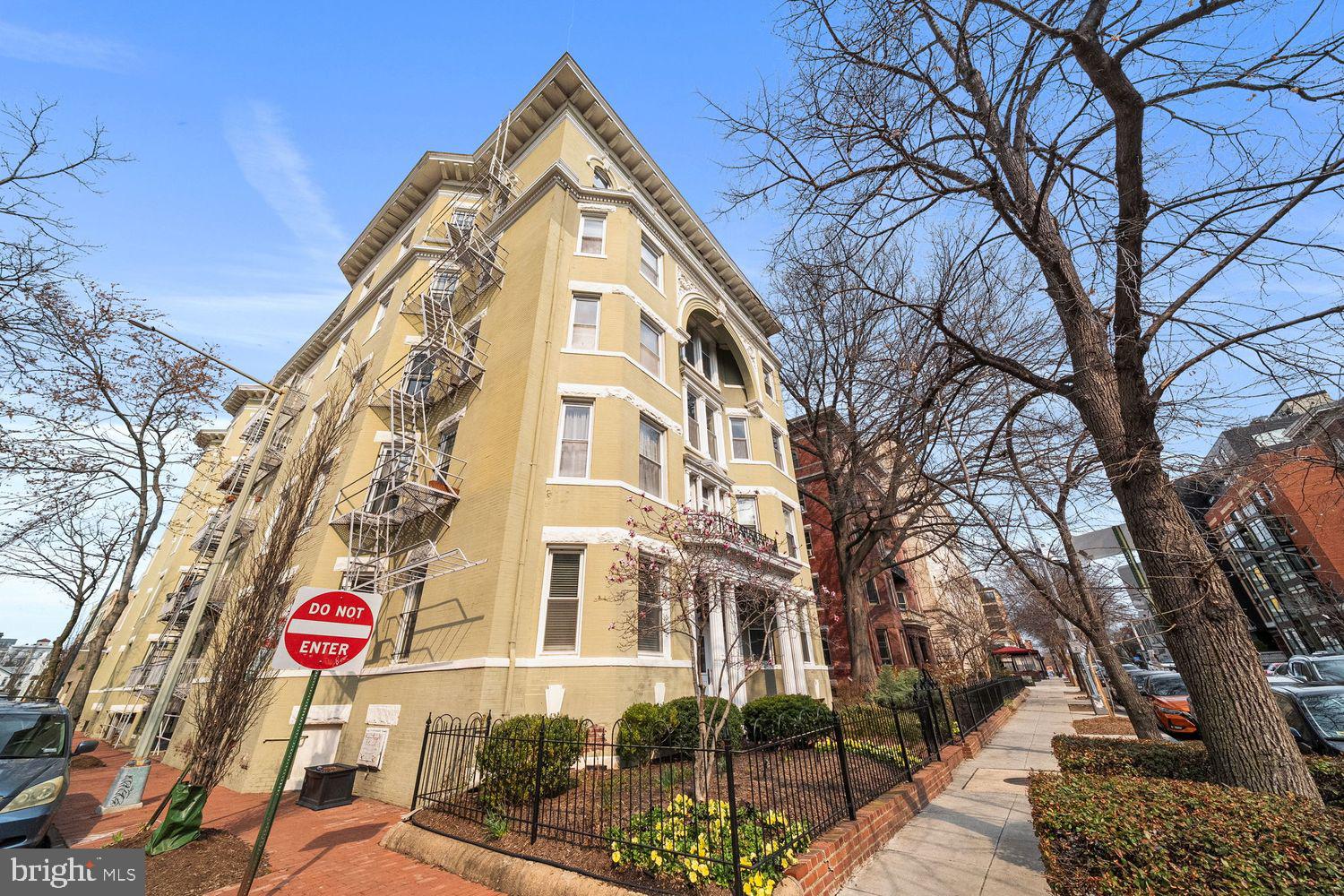1423 R STREET NW 105