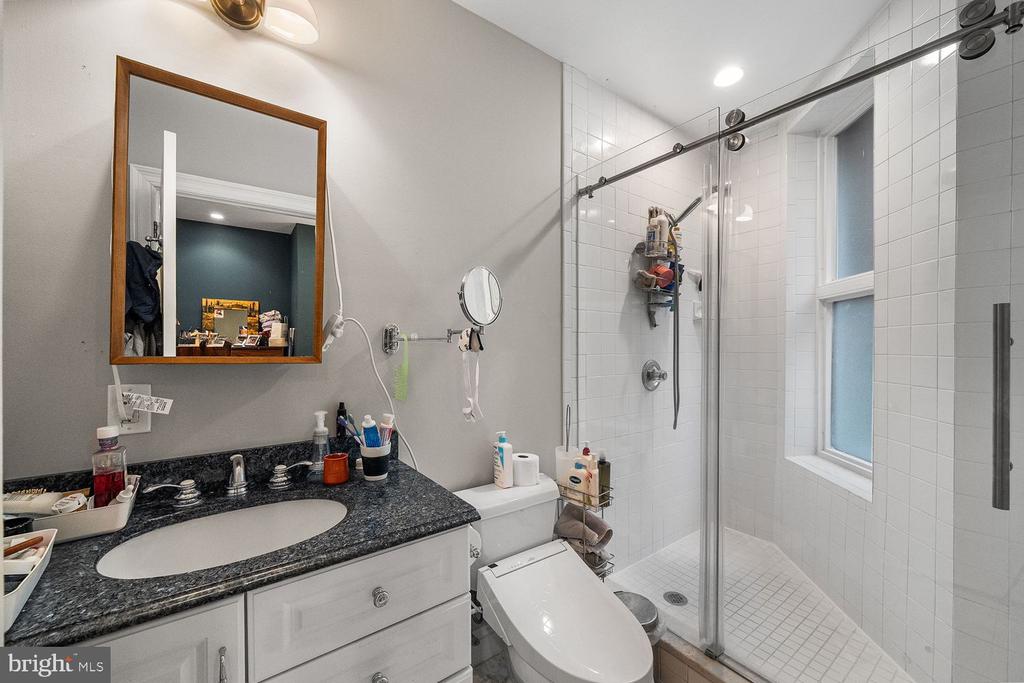 1423 R STREET NW 105