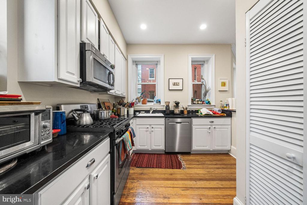 1423 R STREET NW 105