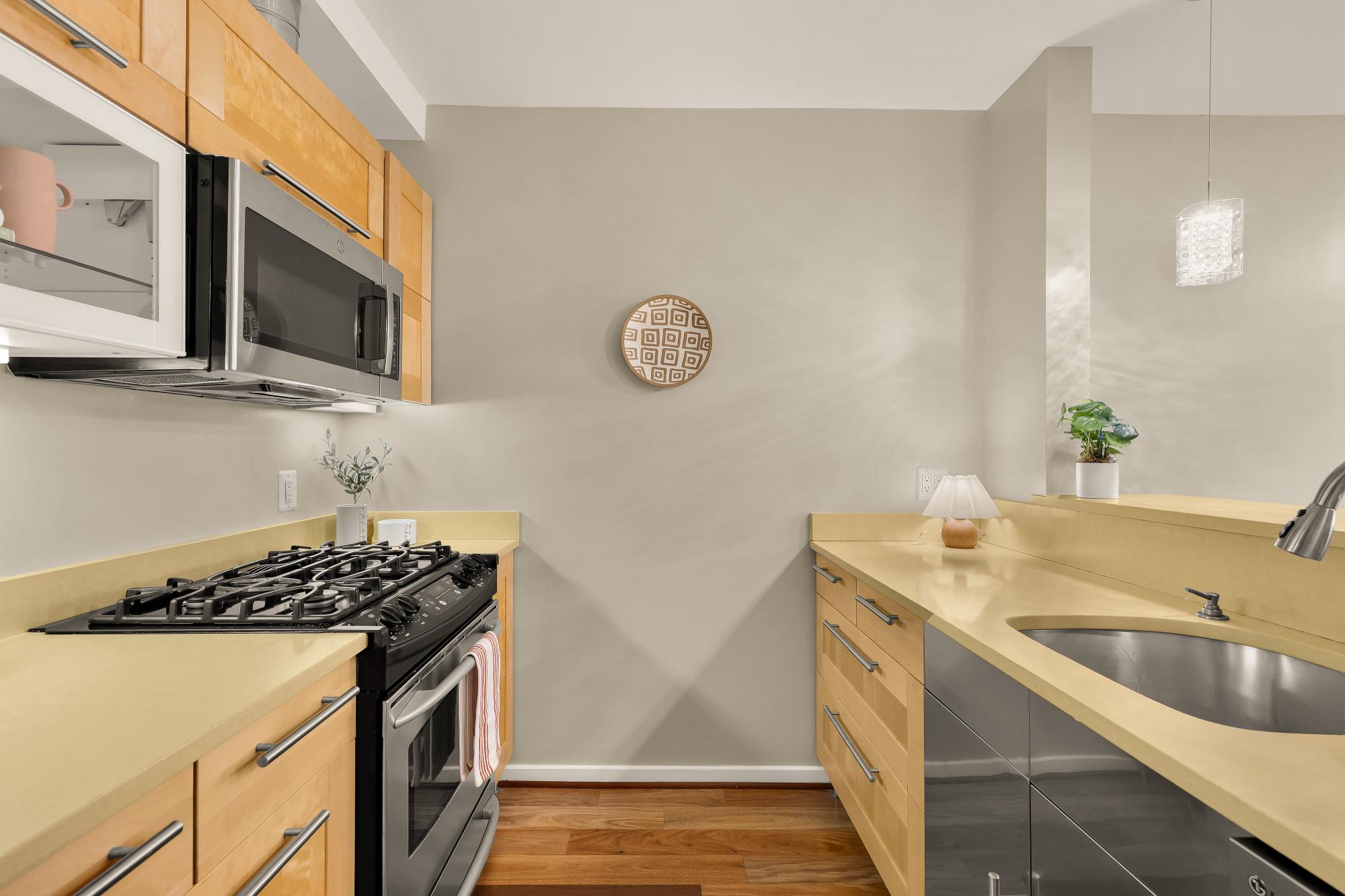 2434 ONTARIO NW 1