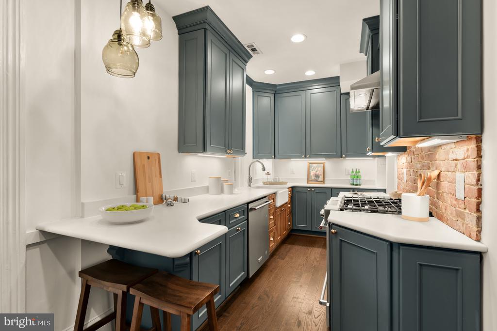 1601 16TH STREET NW Unit: 2