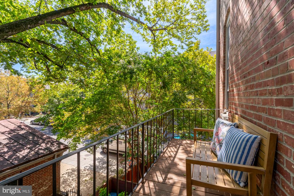1601 16TH STREET NW Unit: 2