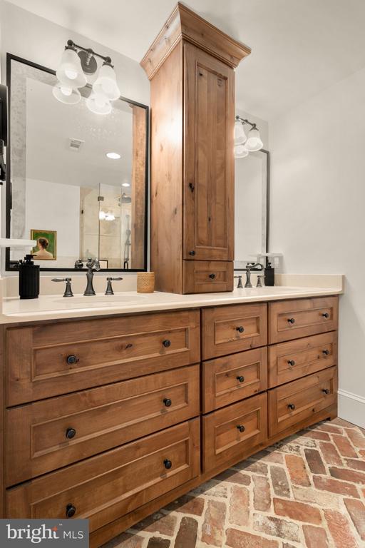 1601 16TH STREET NW Unit: 2