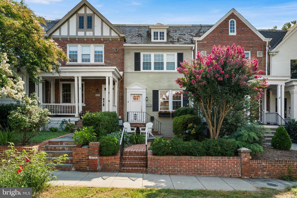 2303 38th Street NW Washington DC