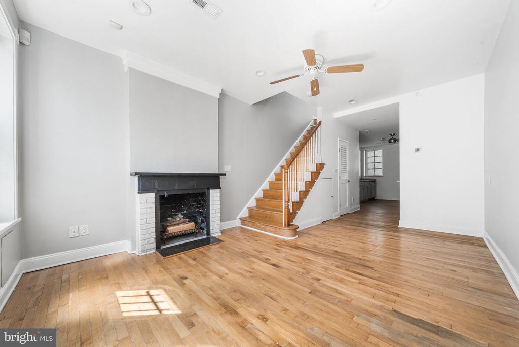 919 5TH STREET SE