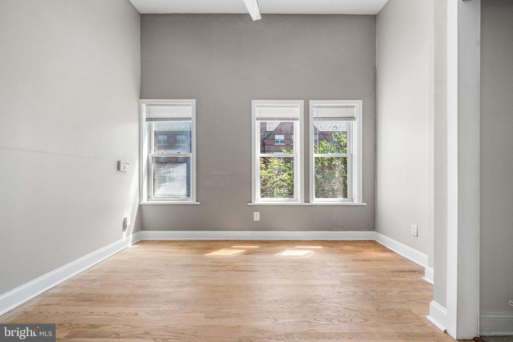 919 5TH STREET SE