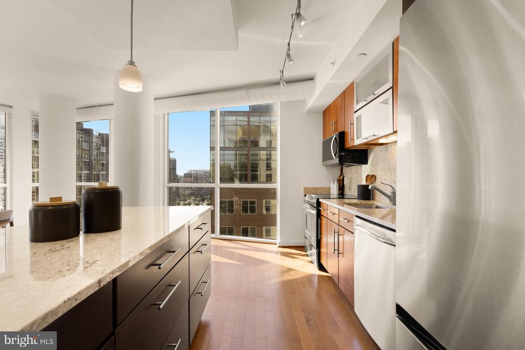 1025 1ST STREET SE Unit: 1113