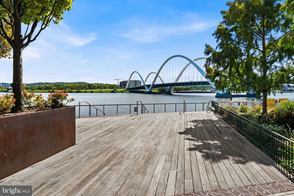 1025 1ST STREET SE Unit: 1113