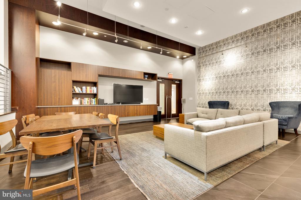 1025 1ST STREET SE Unit: 1113