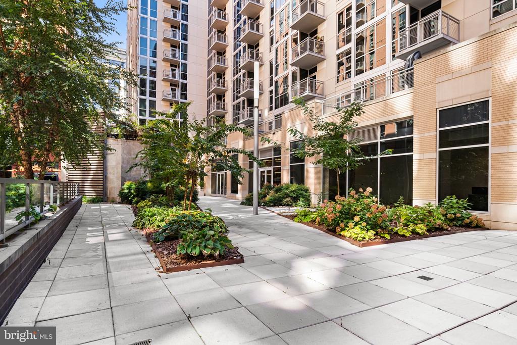 1025 1ST STREET SE Unit: 1113