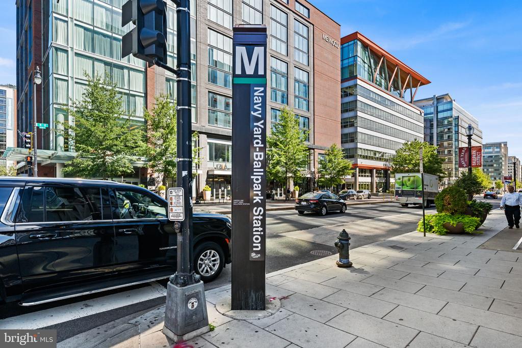 1025 1ST STREET SE Unit: 1113
