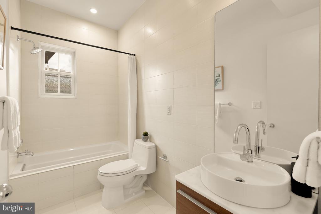 1459 HARVARD STREET NW Unit: 4