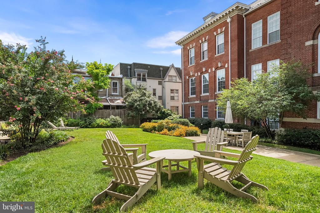 150 V STREET NW Unit: V205