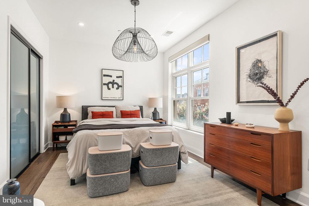 150 V STREET NW Unit: V205