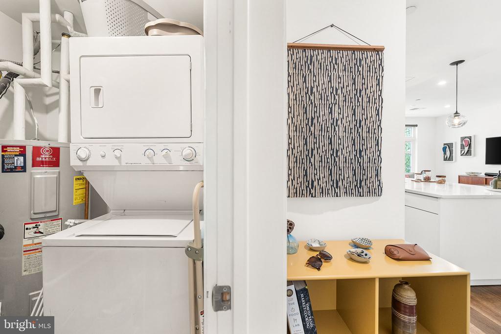 150 V STREET NW Unit: V205