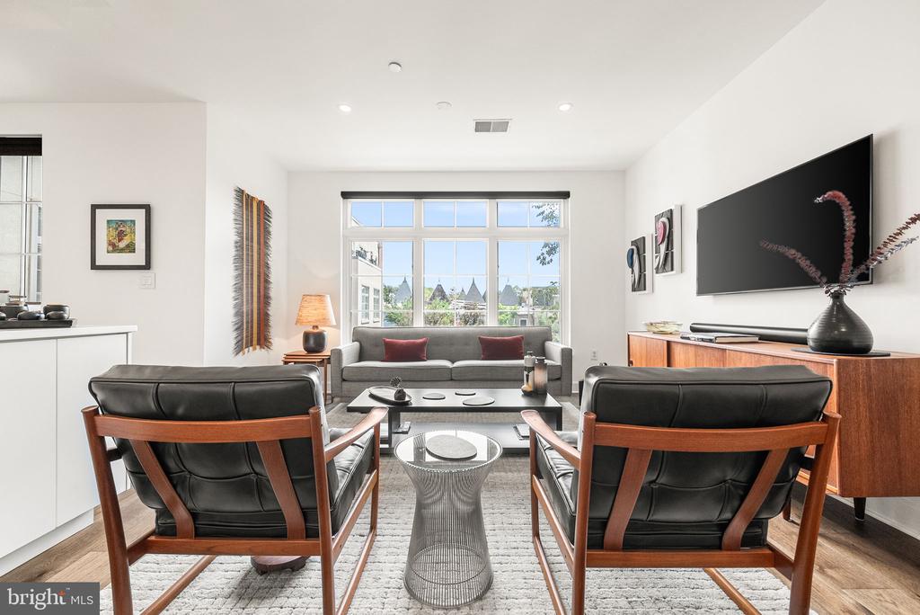 150 V STREET NW Unit: V205