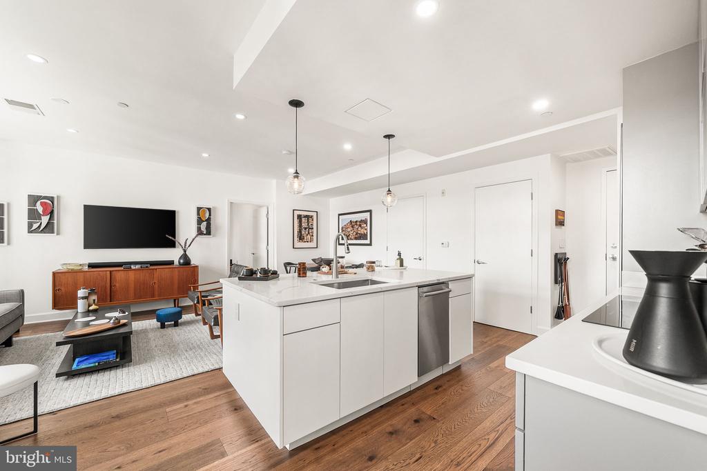 150 V STREET NW Unit: V205