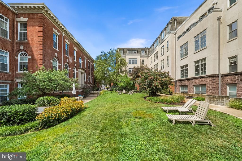 150 V STREET NW Unit: V205