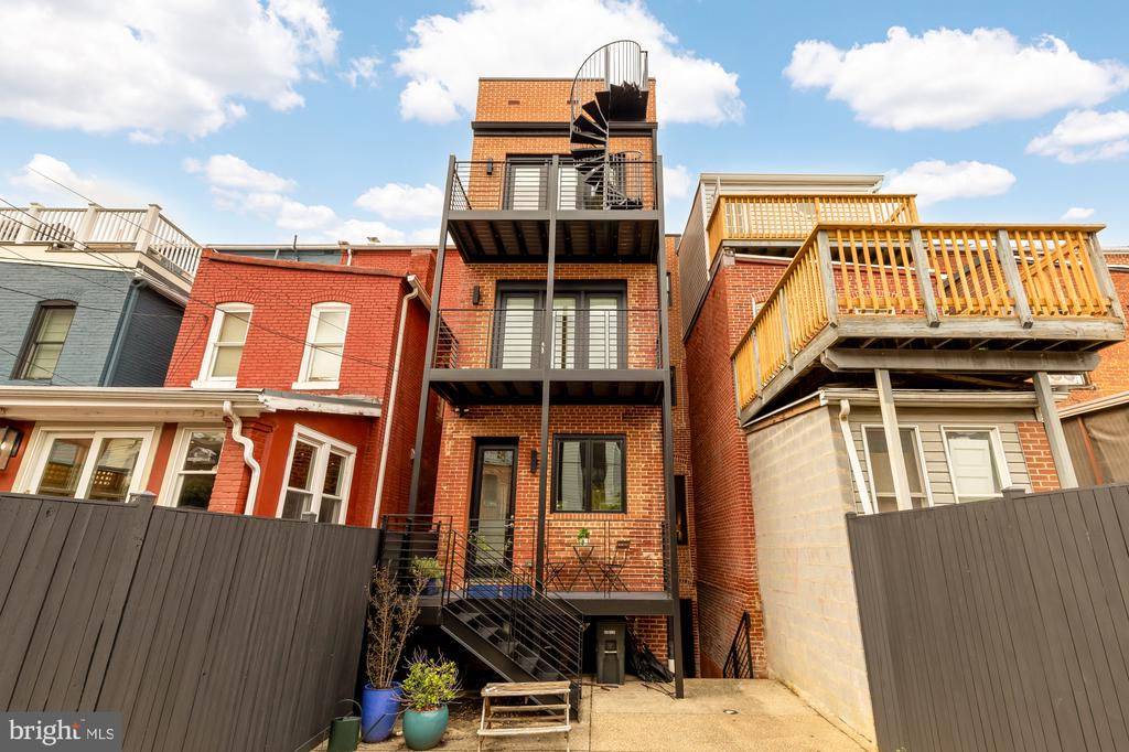 944 WESTMINSTER STREET NW