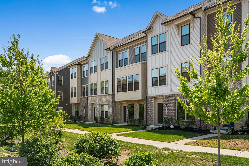 222 NARROWLEAF WAY