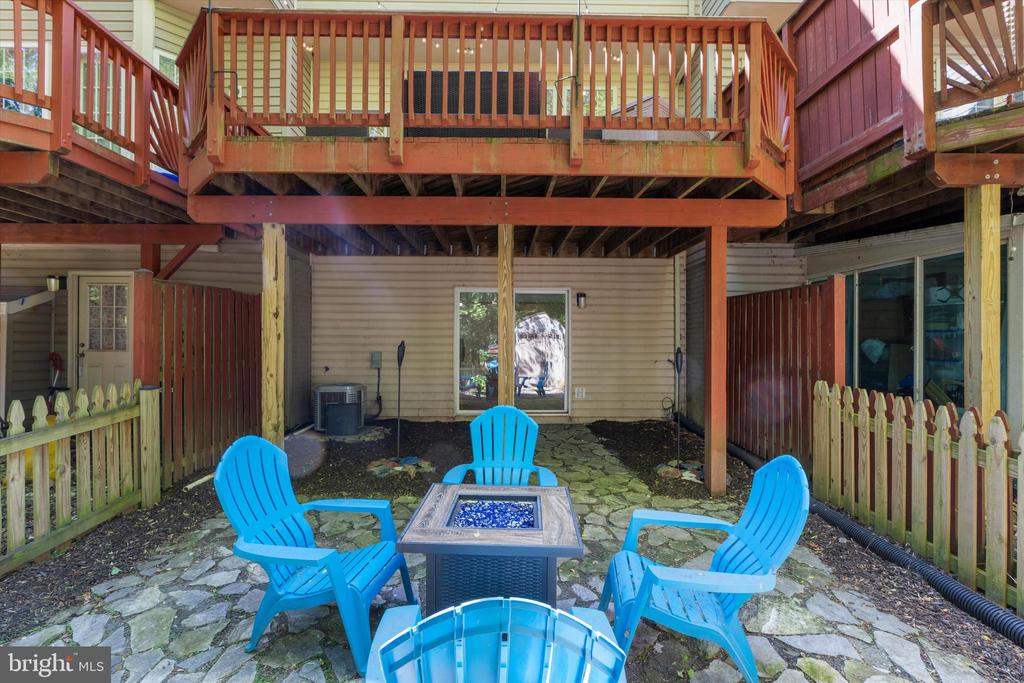 8719 LASALLE COURT