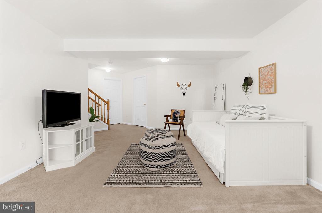 8719 LASALLE COURT