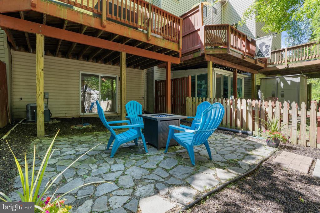 8719 LASALLE COURT