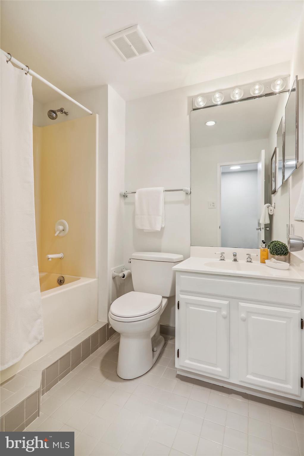 4920 Sentinel Dr #3-406