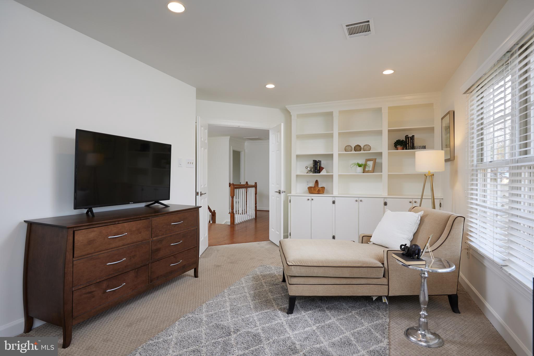 6007 Manor Oak Way